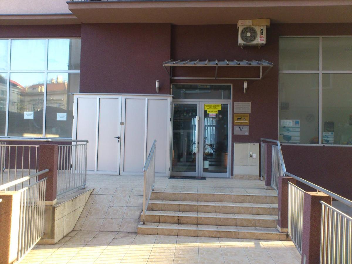 Apartment Ivi034 Kragujevac Dış mekan fotoğraf